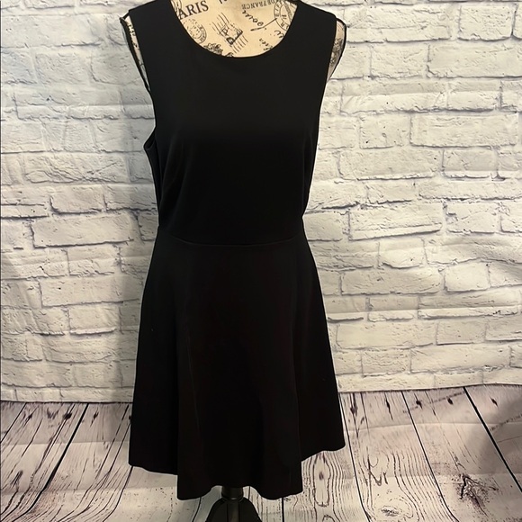 Trina Turk Delphine Dress LBD Back Baring Cutout Exposed Zipper Sleeveless NWT - Picture 2 of 11